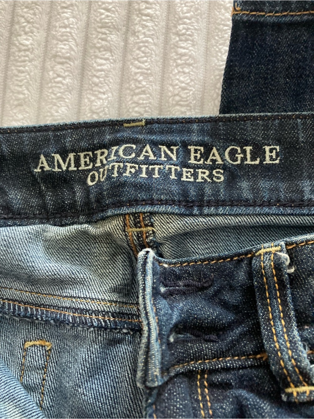 American Eagle Crop Jeans